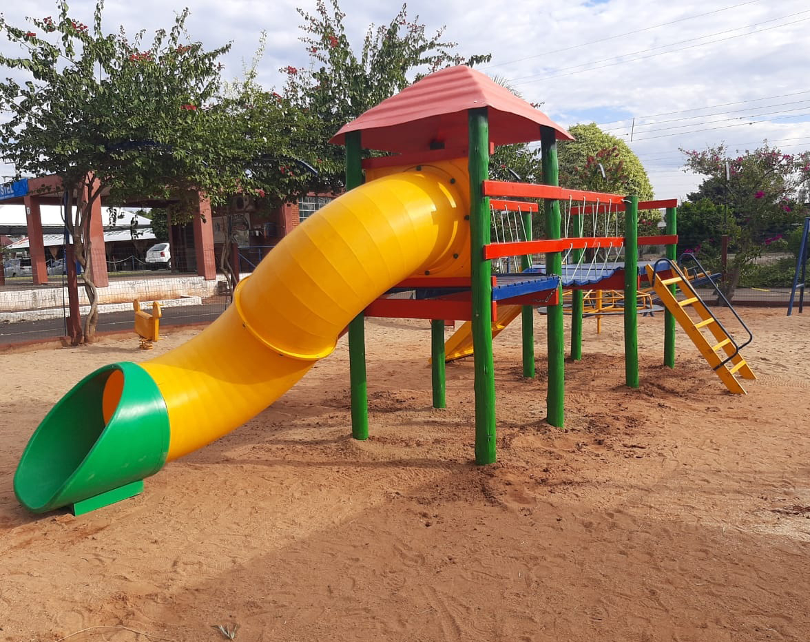 Parques de exterior  Parque infantil, Diversão infantil, Projeto de  pracinha